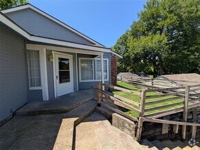 Building Photo - 1725 Westerham Dr