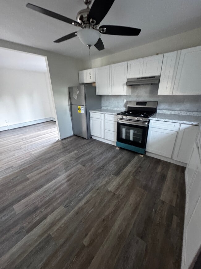 Building Photo - 23 Old Lake Rd