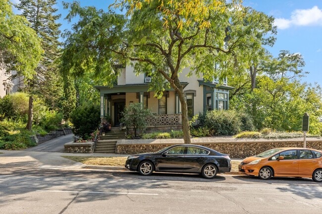 Building Photo - Great Heritage Hill Apartment for Rent