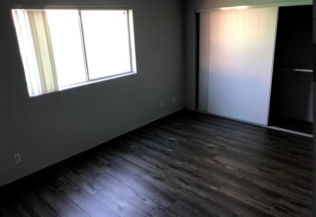 Building Photo - 11027 Aqua Vista St