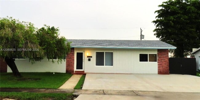 Building Photo - 1030 SW 96th Ave
