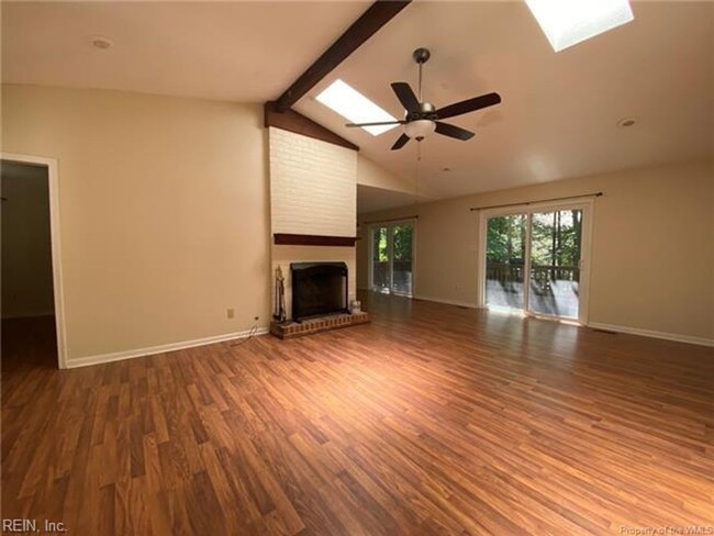 Building Photo - 3 BR 2 BA House
