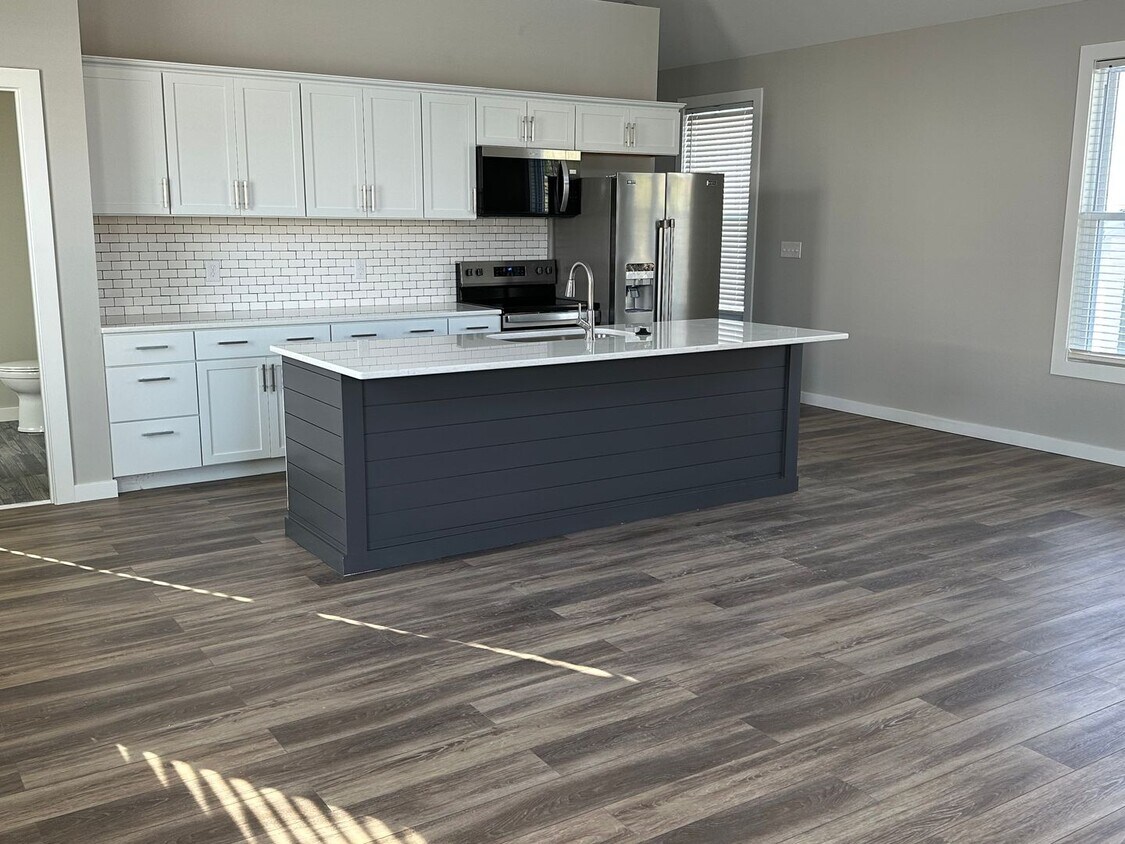 Primary Photo - Short term lease. New Construction 4BR/4.5BA Great Location!