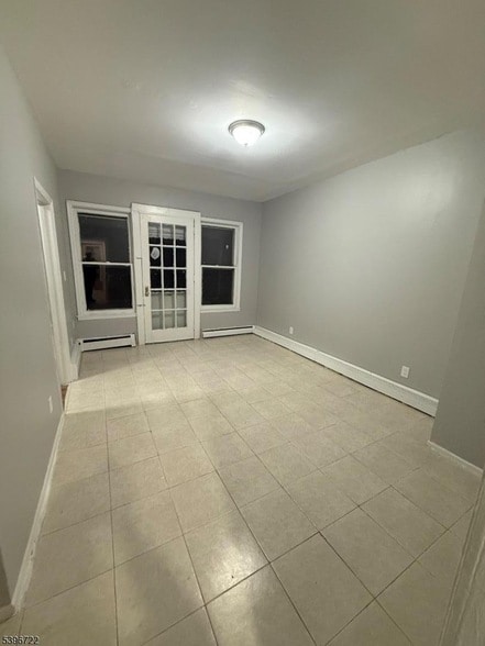 Building Photo - 27 Kling St