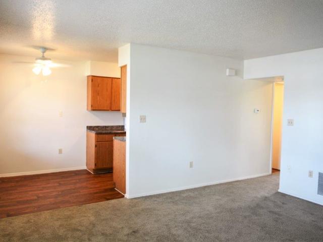 Primary Photo - Ivy Green Commons, LLC
