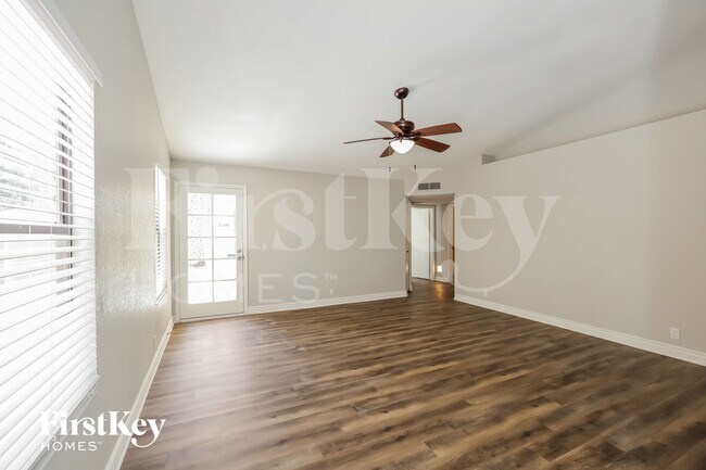 Foto del edificio - 3717 W Tierra Buena Ln