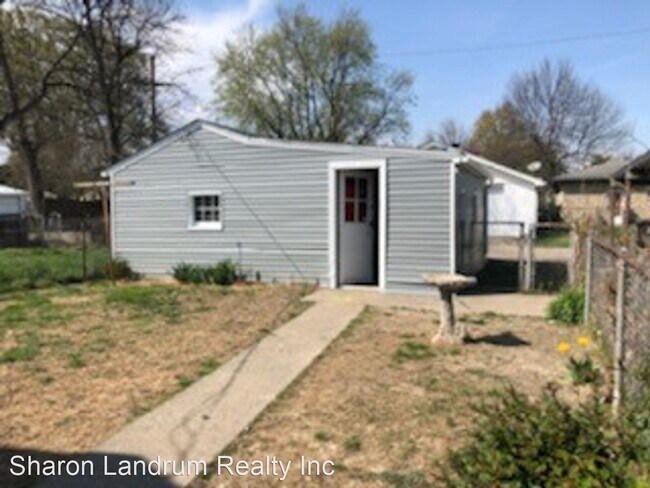 Building Photo - 3 br, 1 bath House - 911 W. Florence Ave