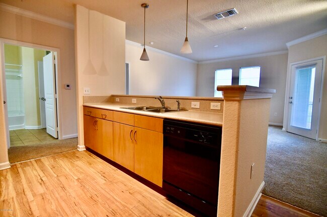 Building Photo - 1300 Riverplace Blvd