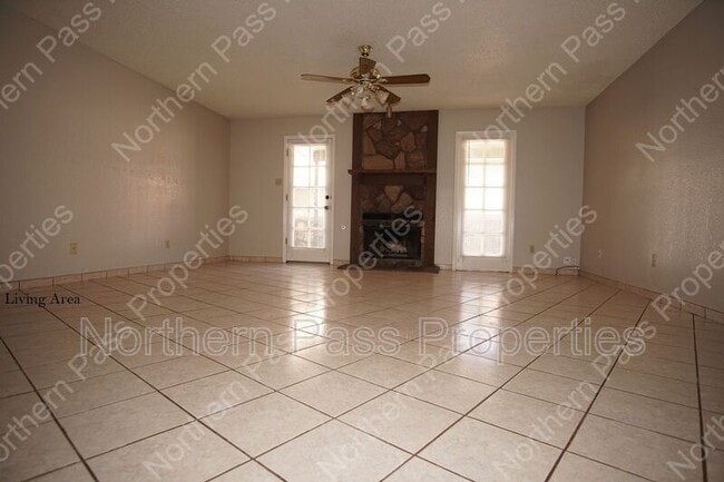 Building Photo - 1587 Bengal Dr