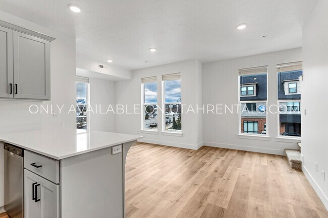 Building Photo - 768 S 1600 W