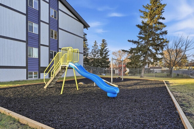 Building Photo - Alan's Place