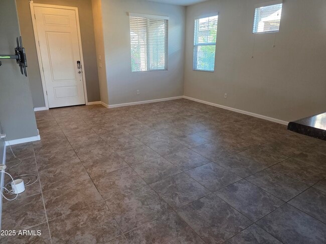 Building Photo - 9 S 195th Ln