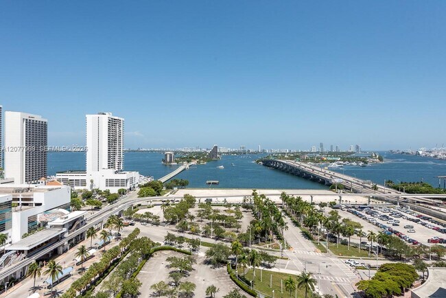 Building Photo - 1400 Biscayne Blvd