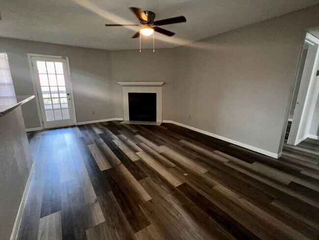 Foto del edificio - 4355 Perkinshire Ln