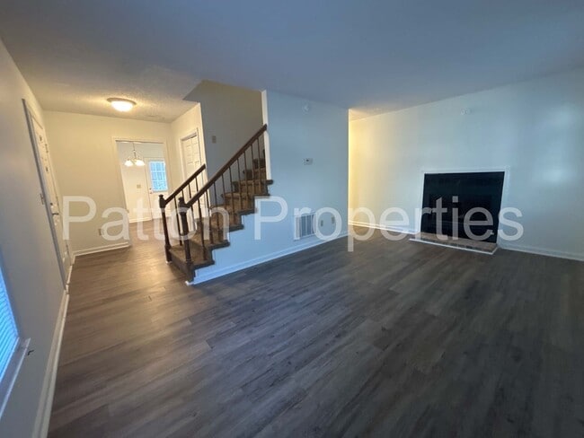Building Photo - 121 Misty Oak Rd