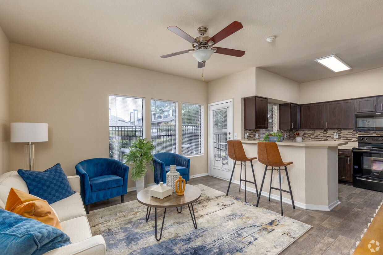 Primary Photo - Country Club