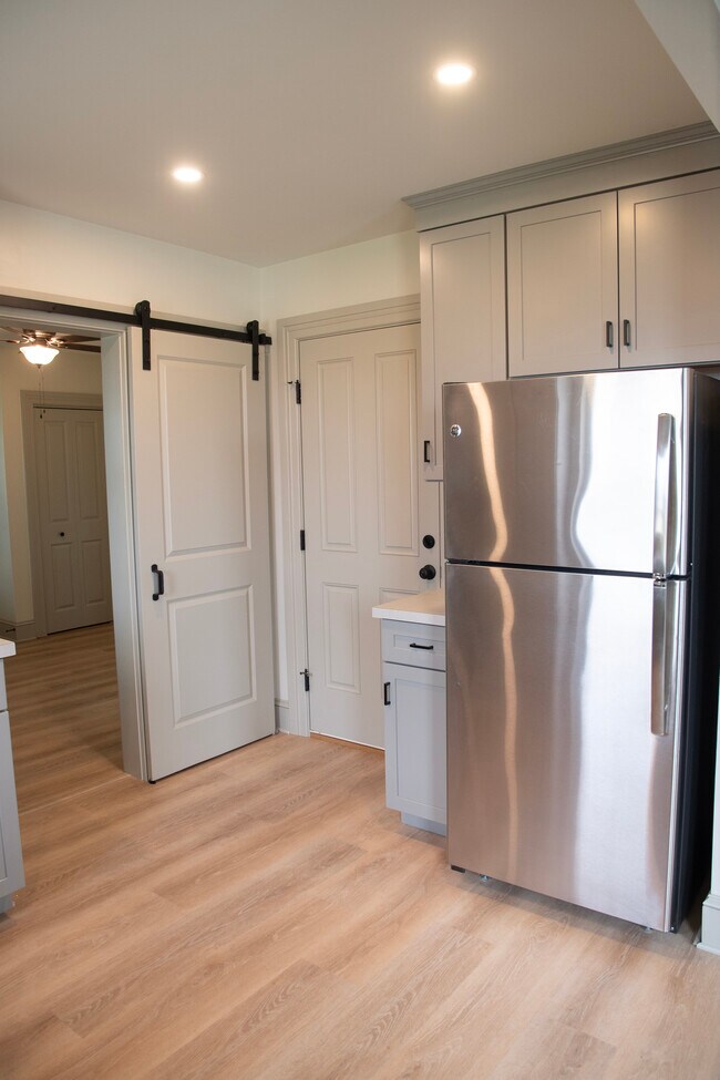 Foto del edificio - 2493 Mount Joy Rd