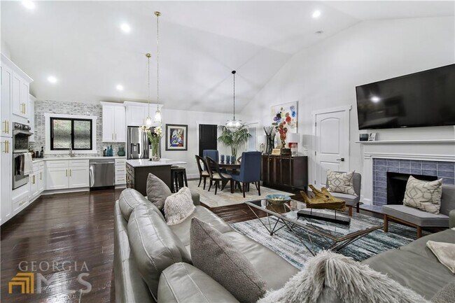 Foto del edificio - 4055 N Stratford Rd NE