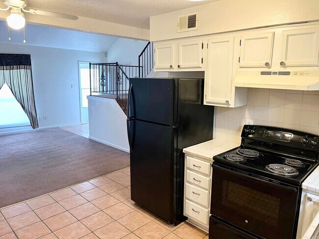 Building Photo - 7201 Stevenson Dr