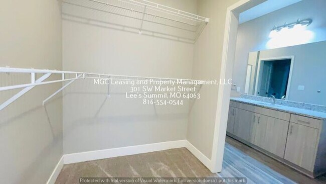 Building Photo - Handicap accessible apt on the 1st floor
