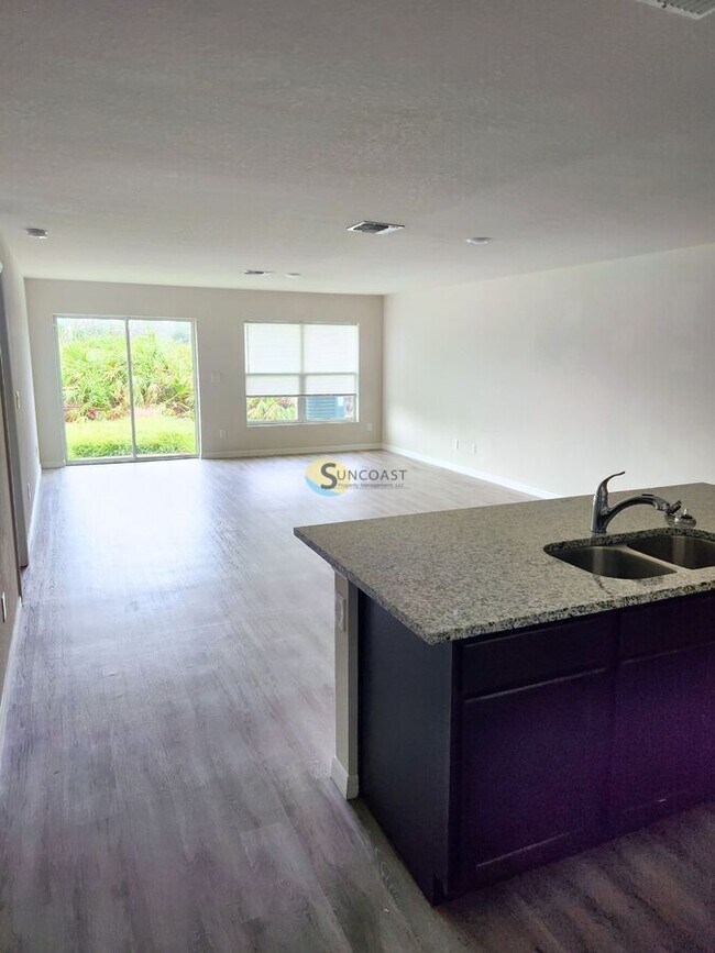 Foto del edificio - 6164 Allied Ct