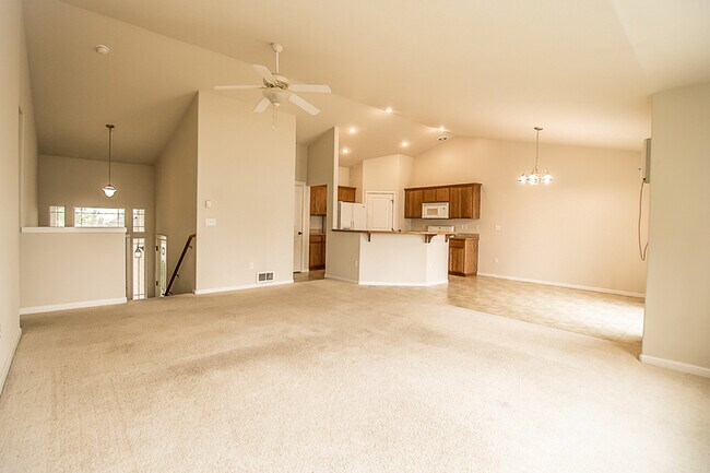 Building Photo - 10022 E Upriver Dr