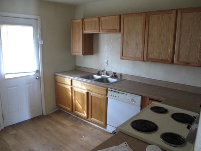 Building Photo - 1404 Dunaway St