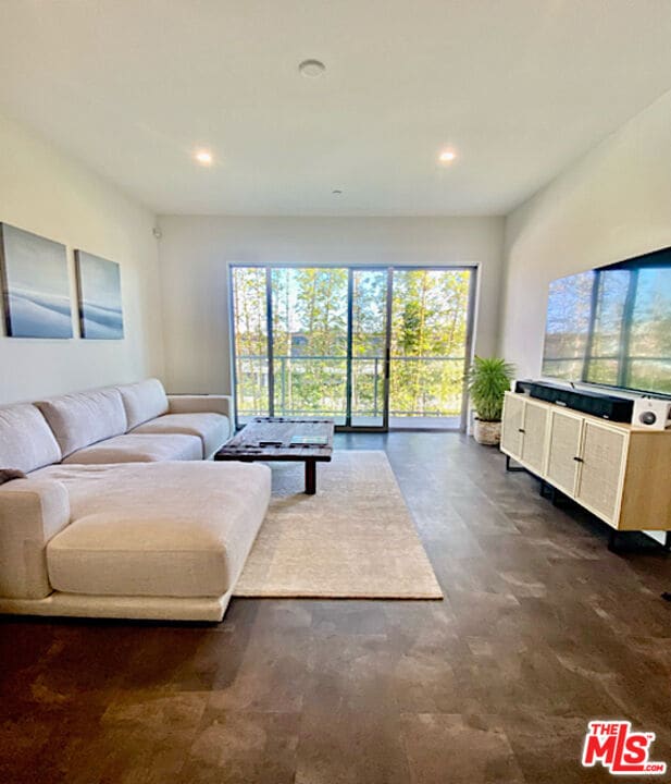 Building Photo - 4140 Glencoe Ave