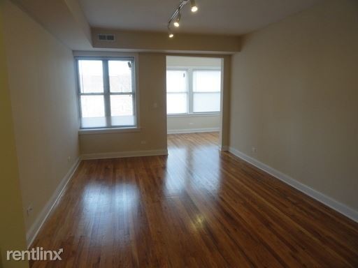 Building Photo - 3537 W Ainslie St