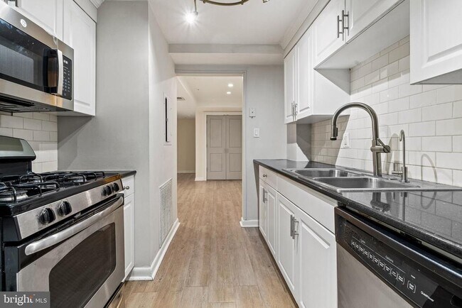 Foto del edificio - 2633 Adams Mill Rd NW