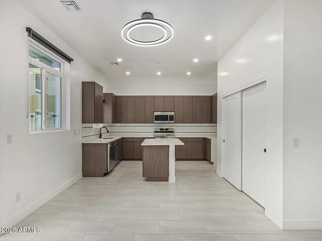 Foto del edificio - 3109 N 39th St