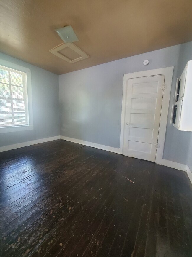 Foto del edificio - 307 E Lambert St