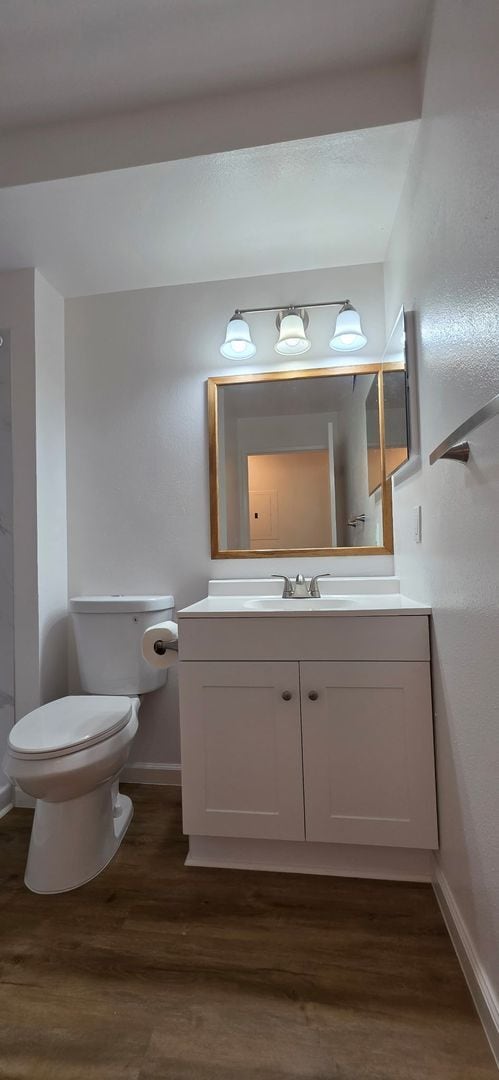 Building Photo - Fully Renovated 2 bedroom 1 bath 2 parking Townhome in Mililani Tech Park Area.