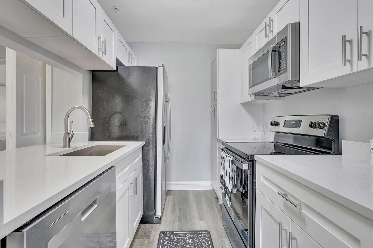Primary Photo - 2317 N Congress Ave