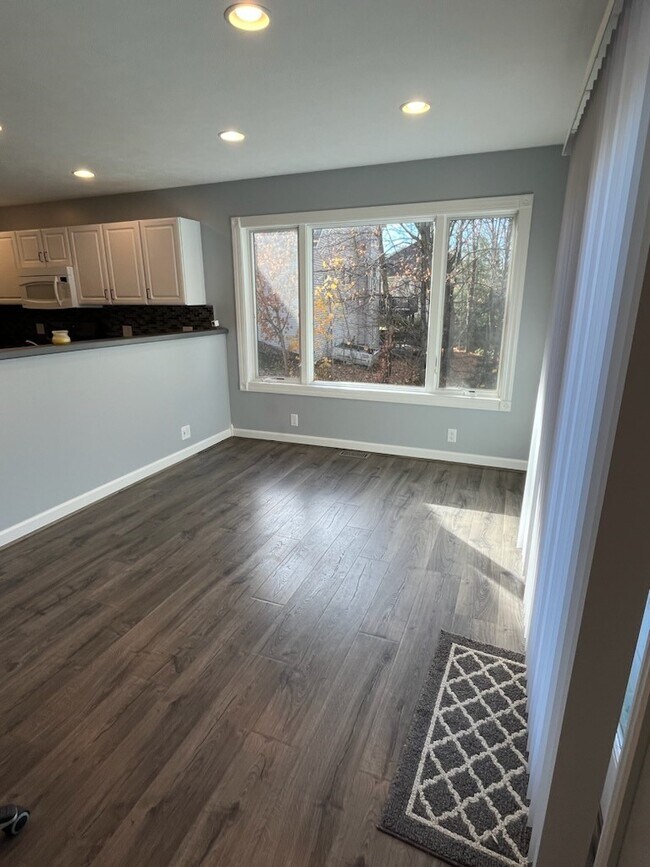 Foto del edificio - 6301 Walton Heath Dr