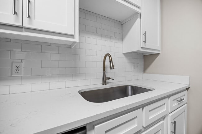 NEW 1BR Kitchen - Maple on Melody