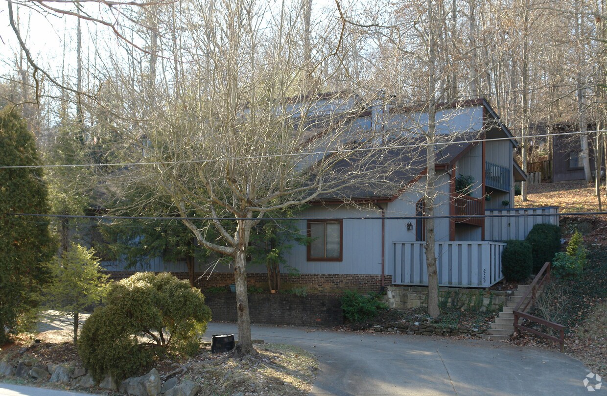 Building Photo - 5734 Shawnee Dr