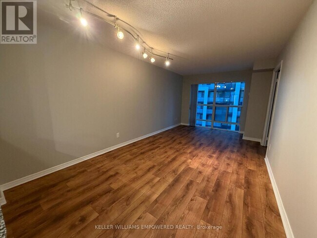 Photo du bâtiment - 185 Oneida Crescent