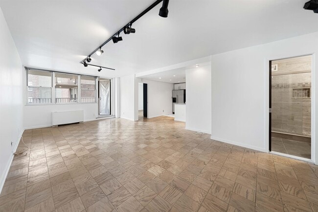 Building Photo - 6040 JFK Blvd E