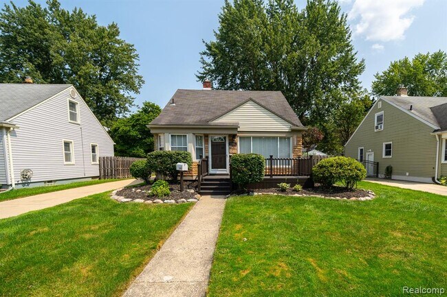 Building Photo - 2392 Bacon Ave