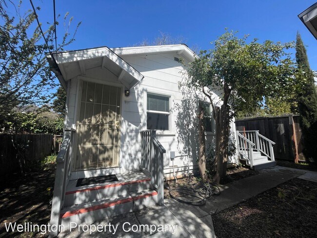 Building Photo - Studio, 1 bath House - 2129 Stuart St.
