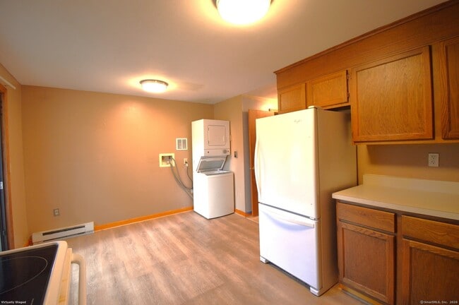 Building Photo - 246 Woodford Ave