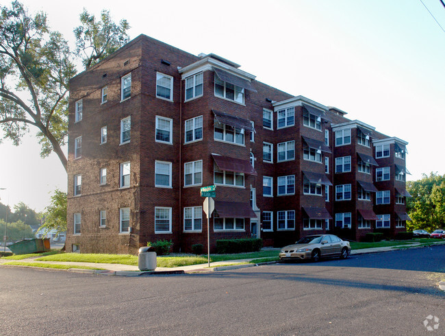 Linn Terrace Apartments - Linn St Commons