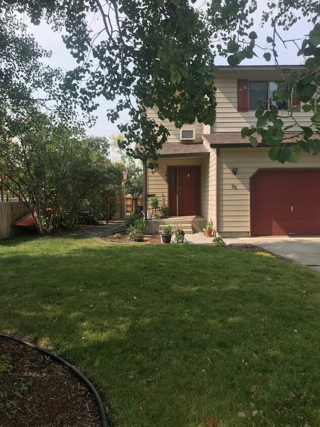 Primary Photo - 73 Arrowwood Dr