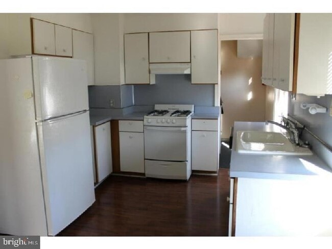 Foto del edificio - 1698 Pennington Rd