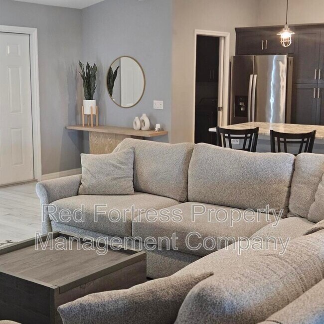 Foto del edificio - 15930 Lake Candlewood Dr