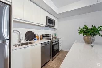 2BR, 3BA - 1,217SF - Kitchen - The Towns at York Mills & Leslie