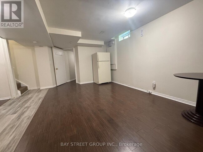 Building Photo - 5327 Landsborough Ave