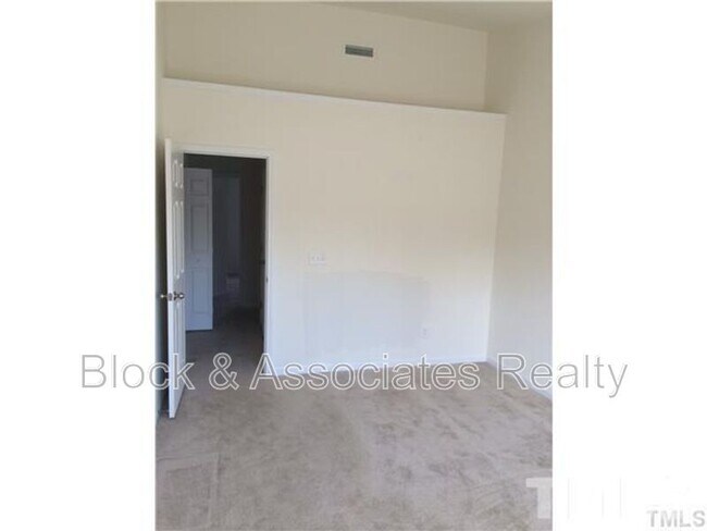 Building Photo - 22 Mulberry Ct