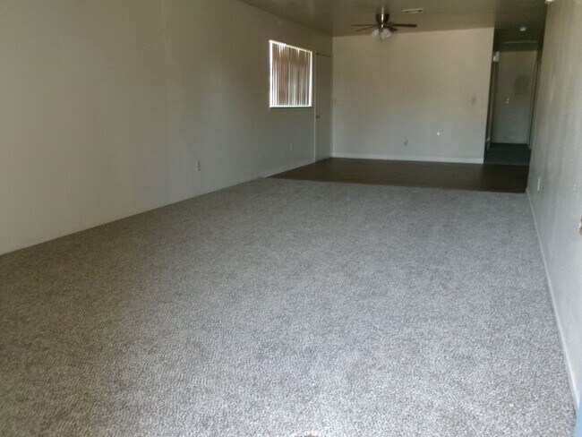 Foto del edificio - UPDATED 3 BEDROOM 2 BATH